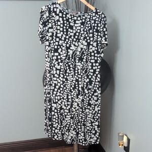Chico's Navy And White Monochrome Geometric Midi Dress
